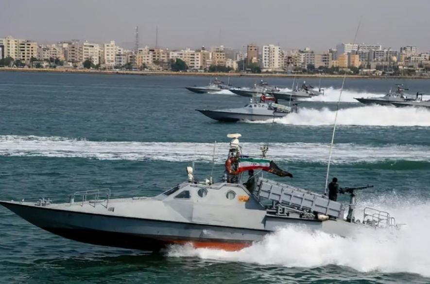 美伊谈判陷入僵局之际，传说中的伊朗“蚊子舰队”已经上场，面对这种海上游击战术，特