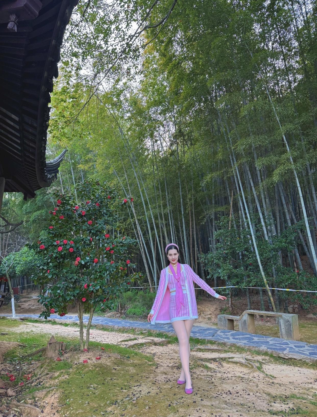 怎样穿搭知性又显身材?随性自然又有知性美感