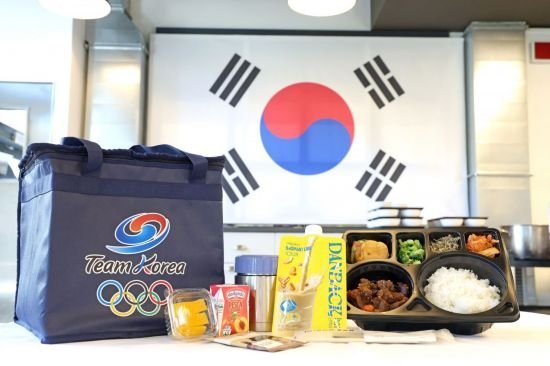 🔻韩国在米兰冬奥会为自己的国家队搞了个餐饮服务中心。🔻这是他们给韩国运动员提