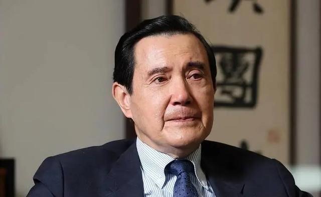 马英九现在估计肠子都悔青了！他后悔的不是多次访问大陆受到高规格接待，也不是公开主