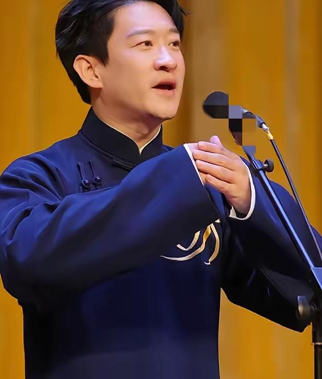 杨议直播放话：要给曹云金在相声界立杆旗，其实这面旗不用别人立
杨议前几天在直播里
