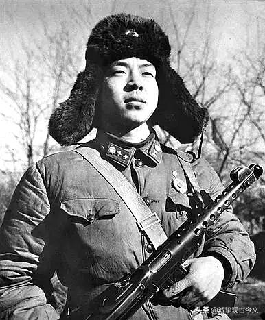 最美榜样在身边
3月5日，是每年一度的"学雷锋日".其实，不必刻意"学雷锋",