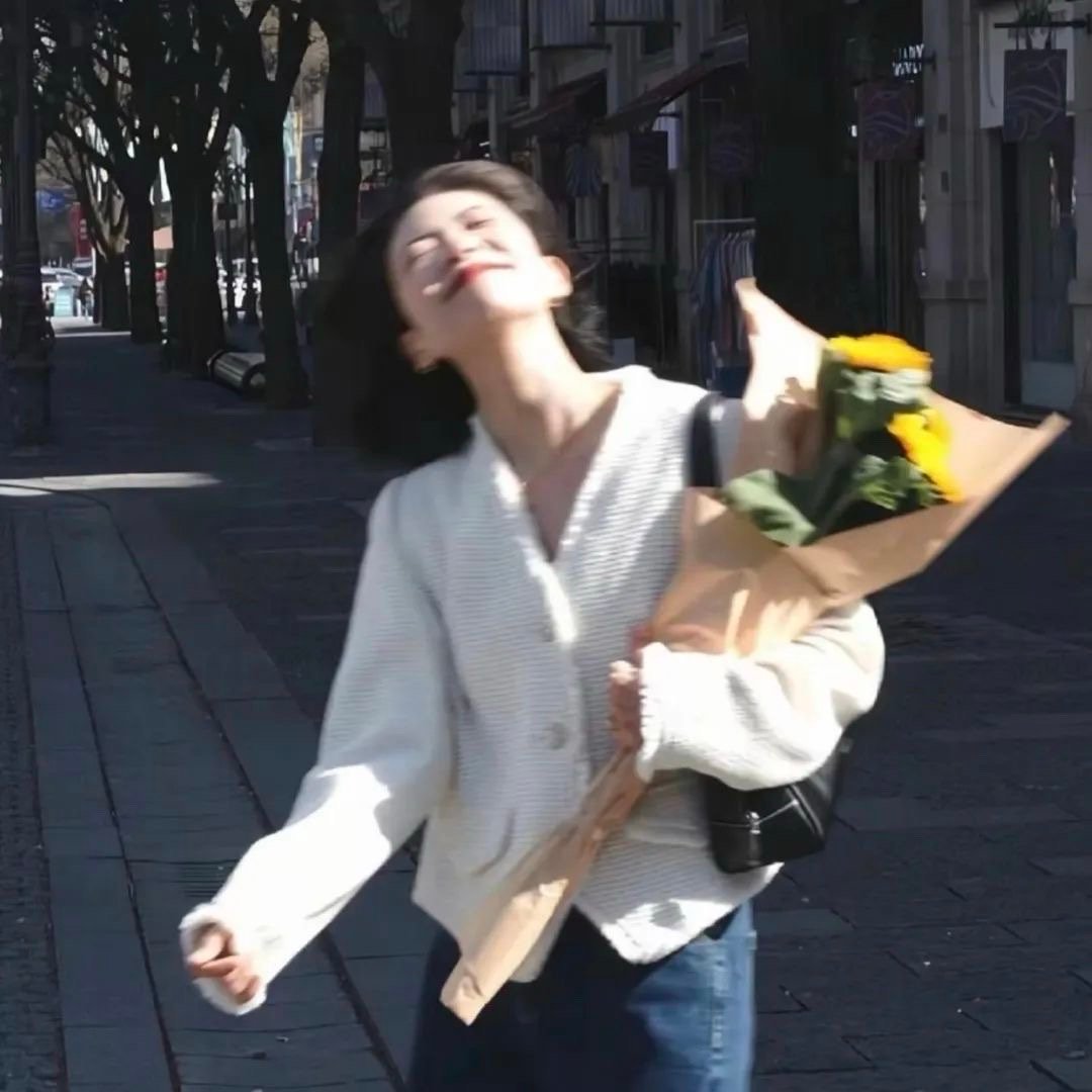 𝗖𝗼𝗳𝗳𝗲𝗲 ☕幸福的秘诀是装傻和忍耐 人确实不能太较真 带着答案问