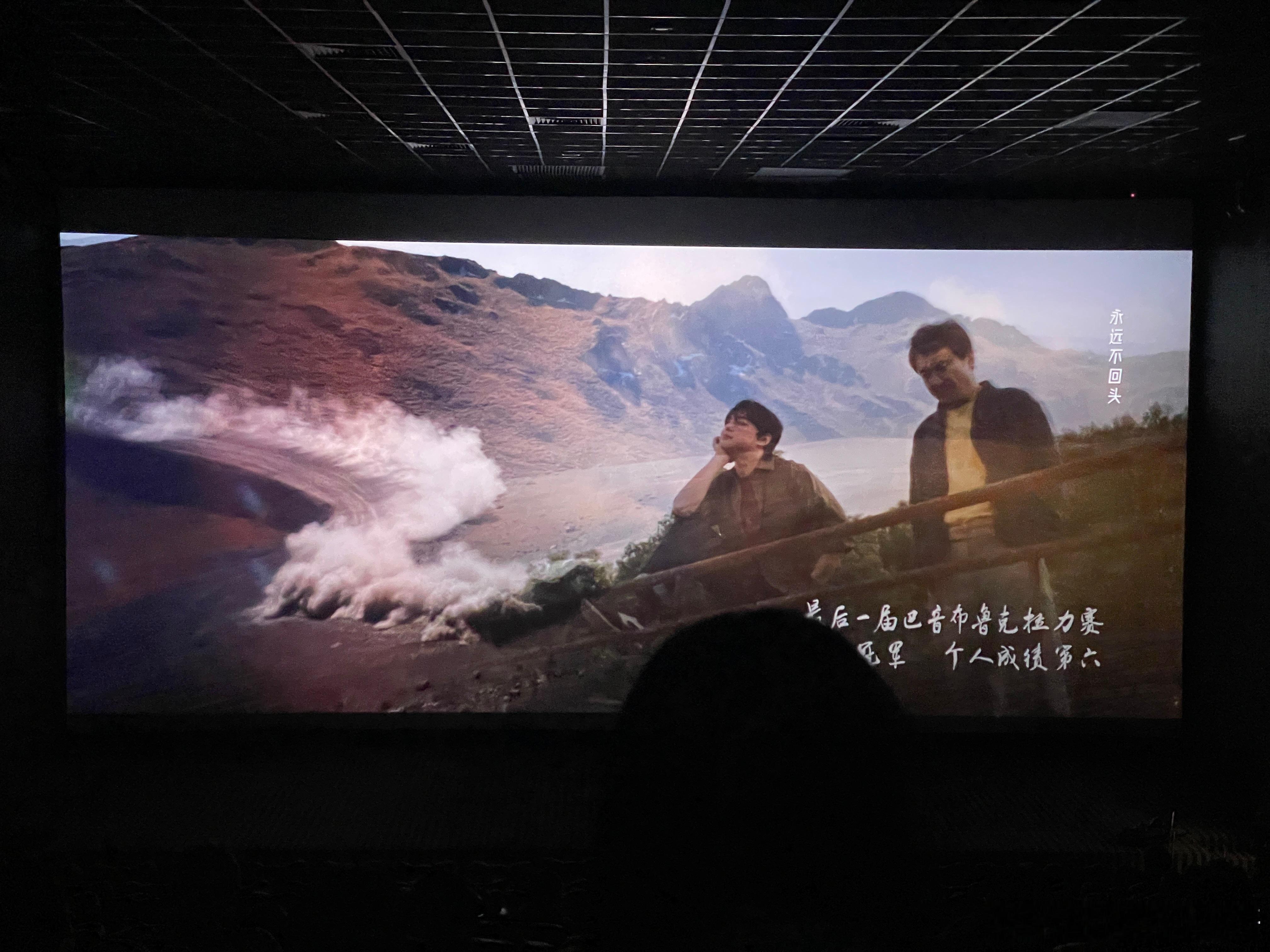 飞驰人生3看完了，里面太多专业的镜头，是一部给赛车人看的专业电影。内行可以给到9