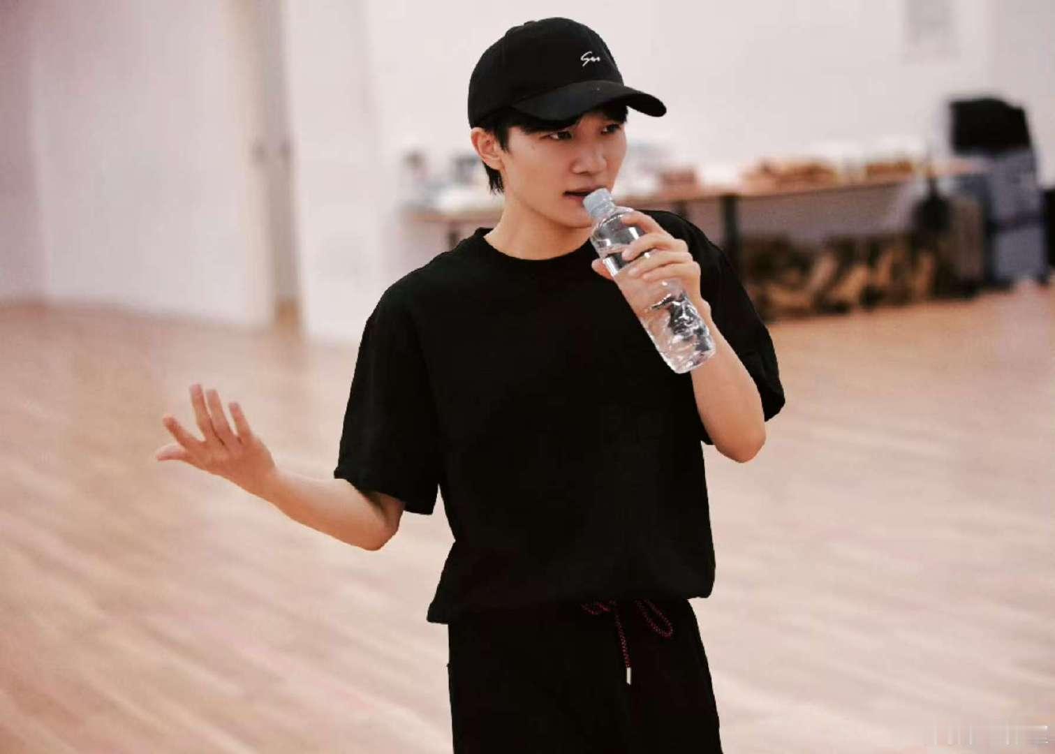 周深广州演唱会练舞plog周深广州演唱会练舞进度期待周深广州演唱会~ 周深