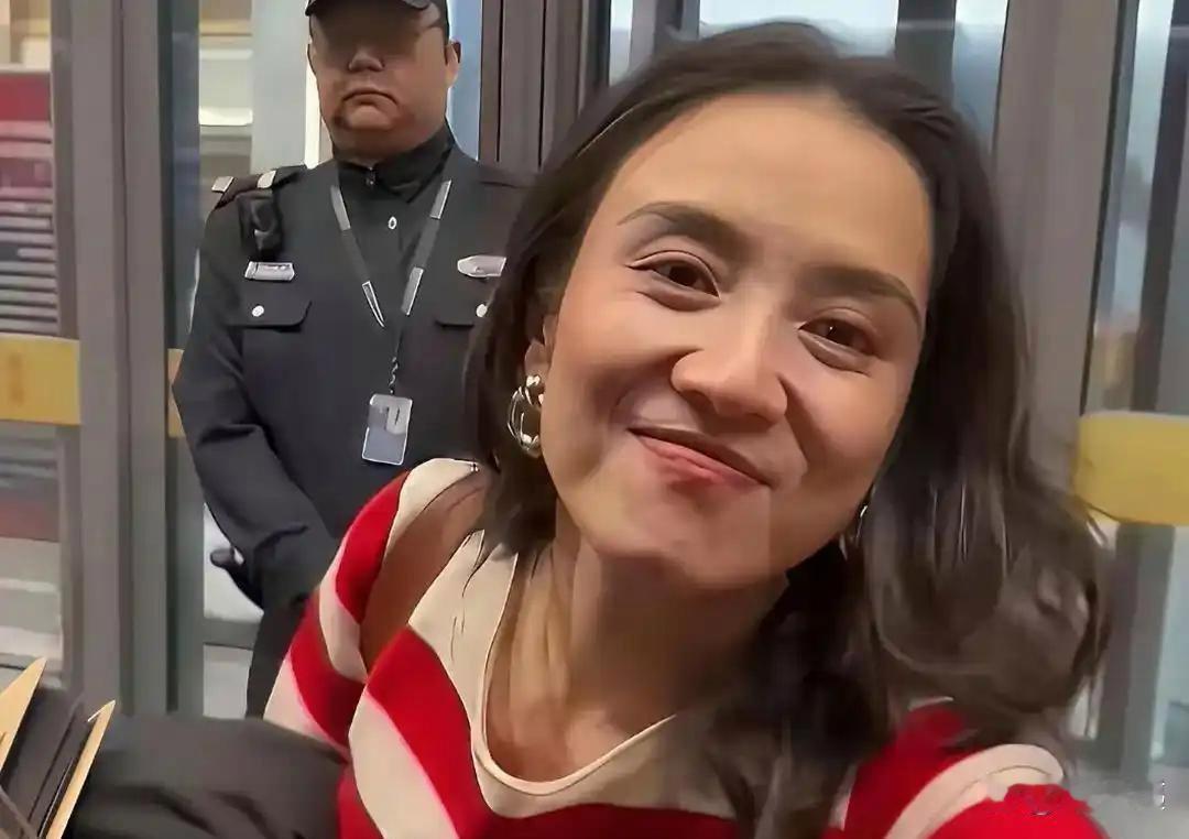 宋佳素颜也挺好看的，真实的没话说。 