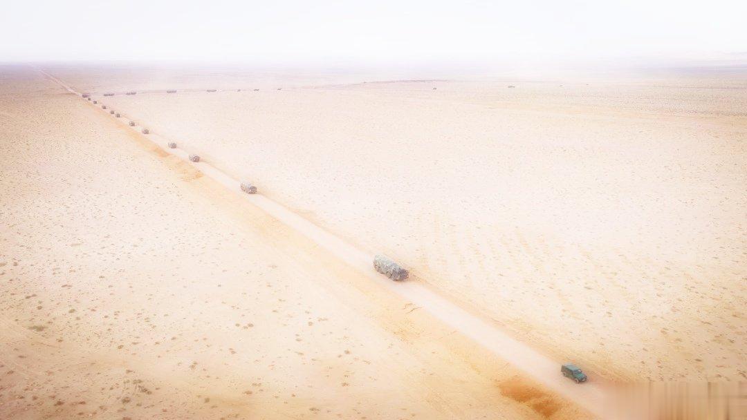 #东风快递[超话]##正青春火箭军##火箭军# 《大地芳华》城市繁华乡村如画来自