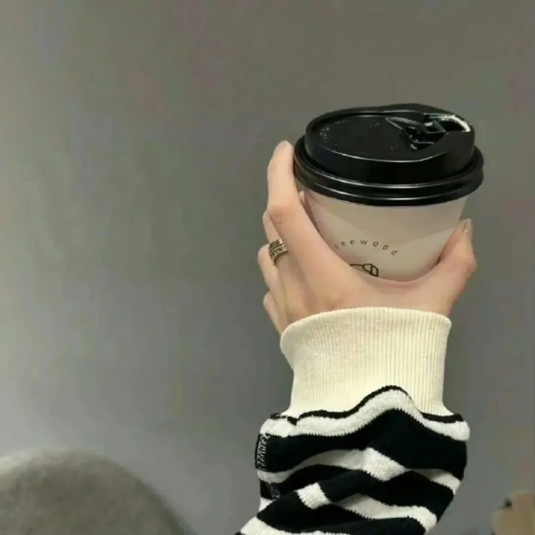 我的痛苦超出了我的承受范围 只有我自己知道我快碎了 