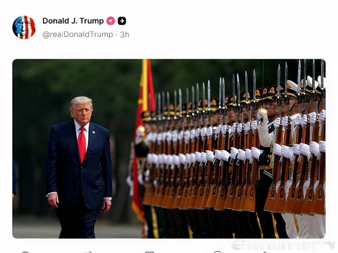 川普回国后，自己的账号发布了多条来华时仪仗队英姿的照片，同时还发布了自己年轻时的