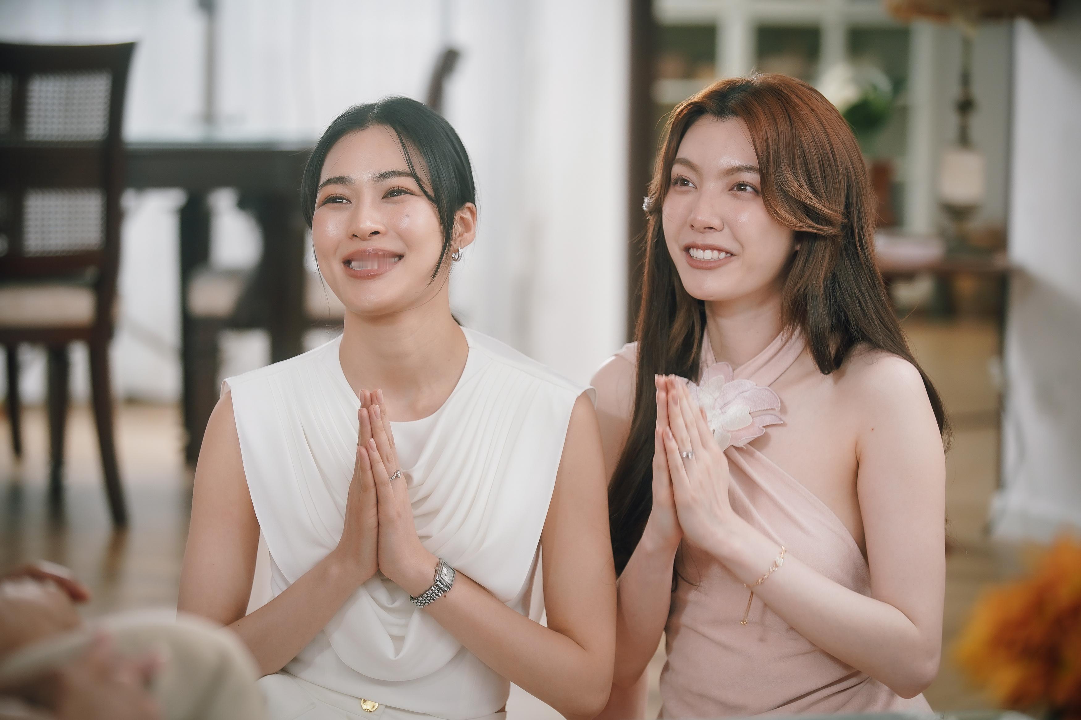 lingorm💜lingorm 官推更新燃妮照片:妻妻相很明显了～ 