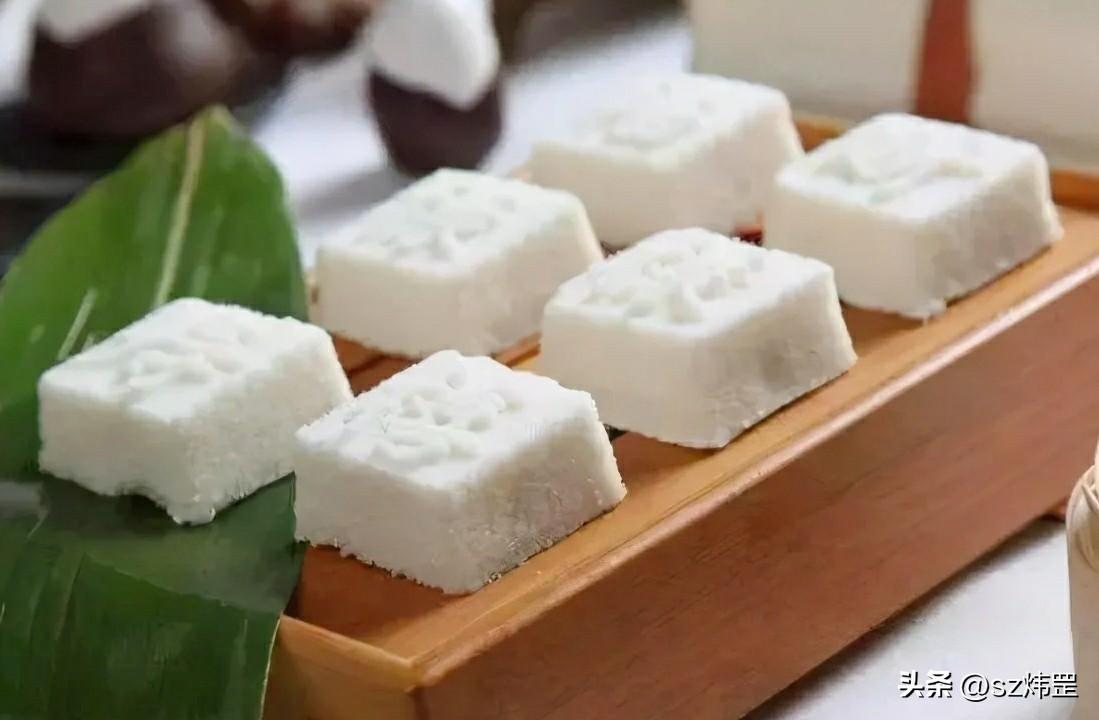 （原创）苏州老糕点
朋友来玩，陪着逛了老街、转了古巷、游了园林还品了苏肴。
逛老