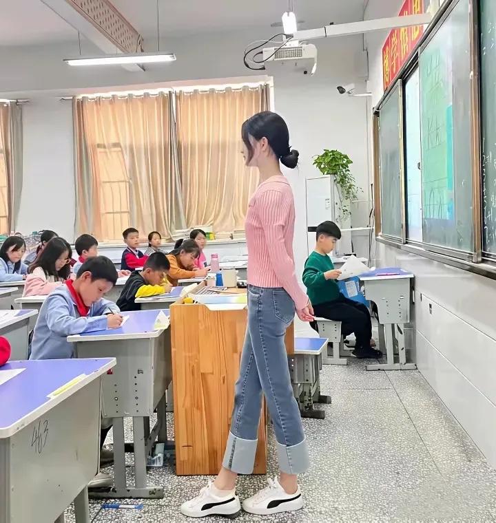 如果她是我的班主任的话，我一定好好学习考上清华北大