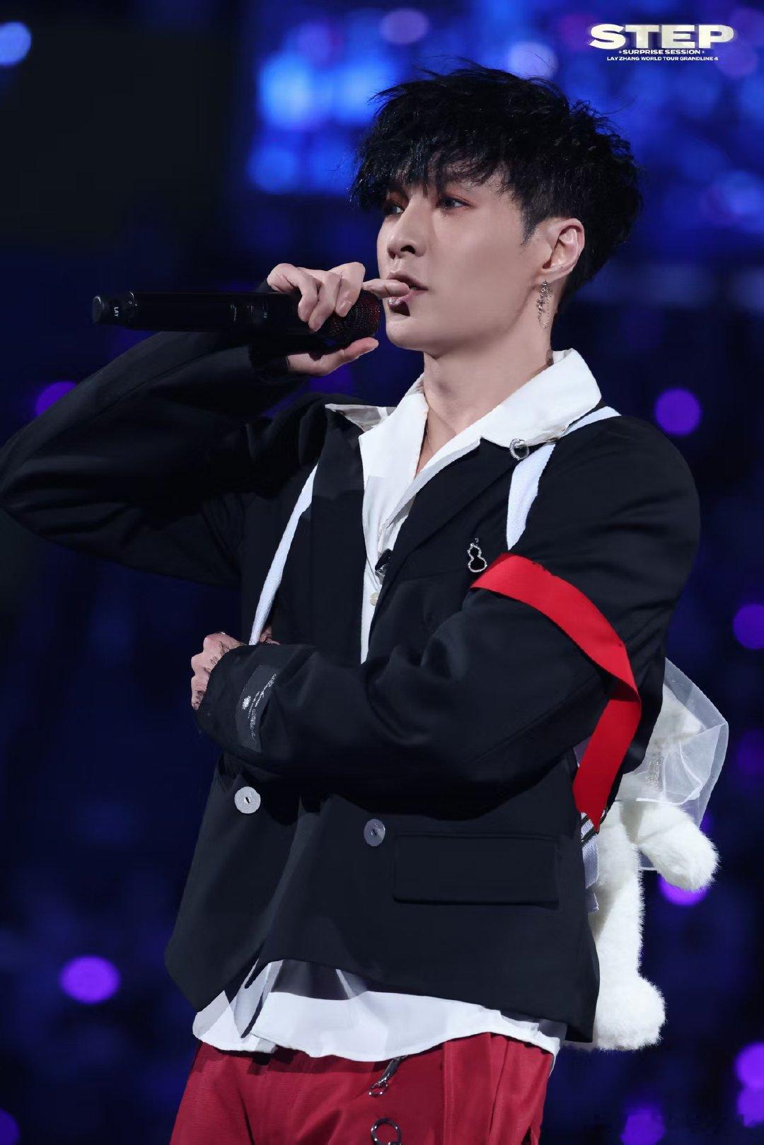 张艺兴[超话]  张艺兴郑州citywalk  张艺兴郑州演唱会  跟着张艺兴一