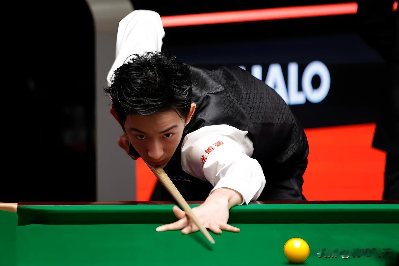 吴宜泽4连鞭逆天翻盘
北京时间3月17日2026年玉山斯诺克世界公开赛1/32决