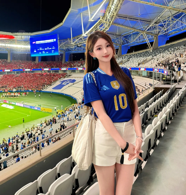 落后的斯图加特一心争四，欧战还能全力拼波尔图吗？赛事：003 欧联球队：里昂vs