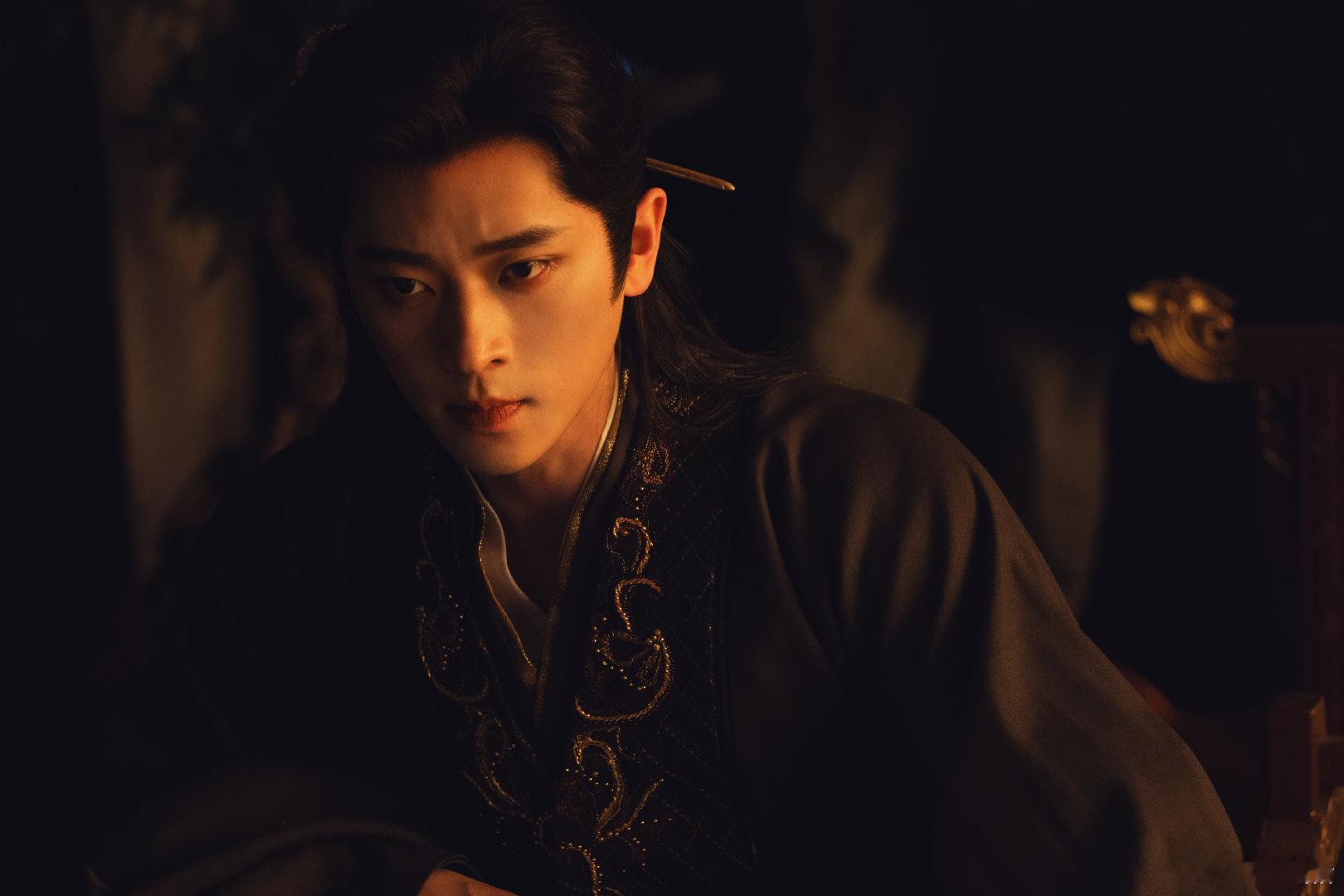 丞磊说自己和王楚然挺同频的 丞磊回应观众追剧爱嗑CP 谈及“深耕古偶赛道”这样的