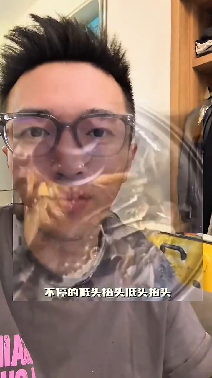破防瞬间！只为腹中幼崽，母蟹叩首求生。
网上刷到一个女子蒸螃蟹，本来挺普通一事，