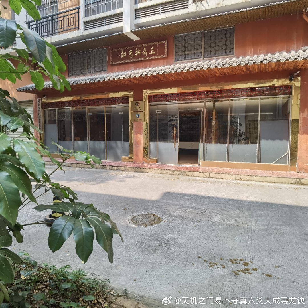 分手之后被对方全方位断联，微信电话全部拉黑，没有共同好友搭桥联络，时隔数月念念不
