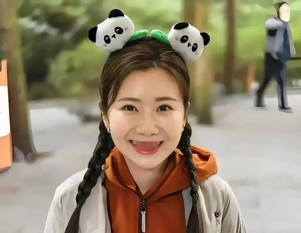 福原爱一年挣8900万日元，江宏杰只有400万，两人离婚三年又被翻出旧账。
当年