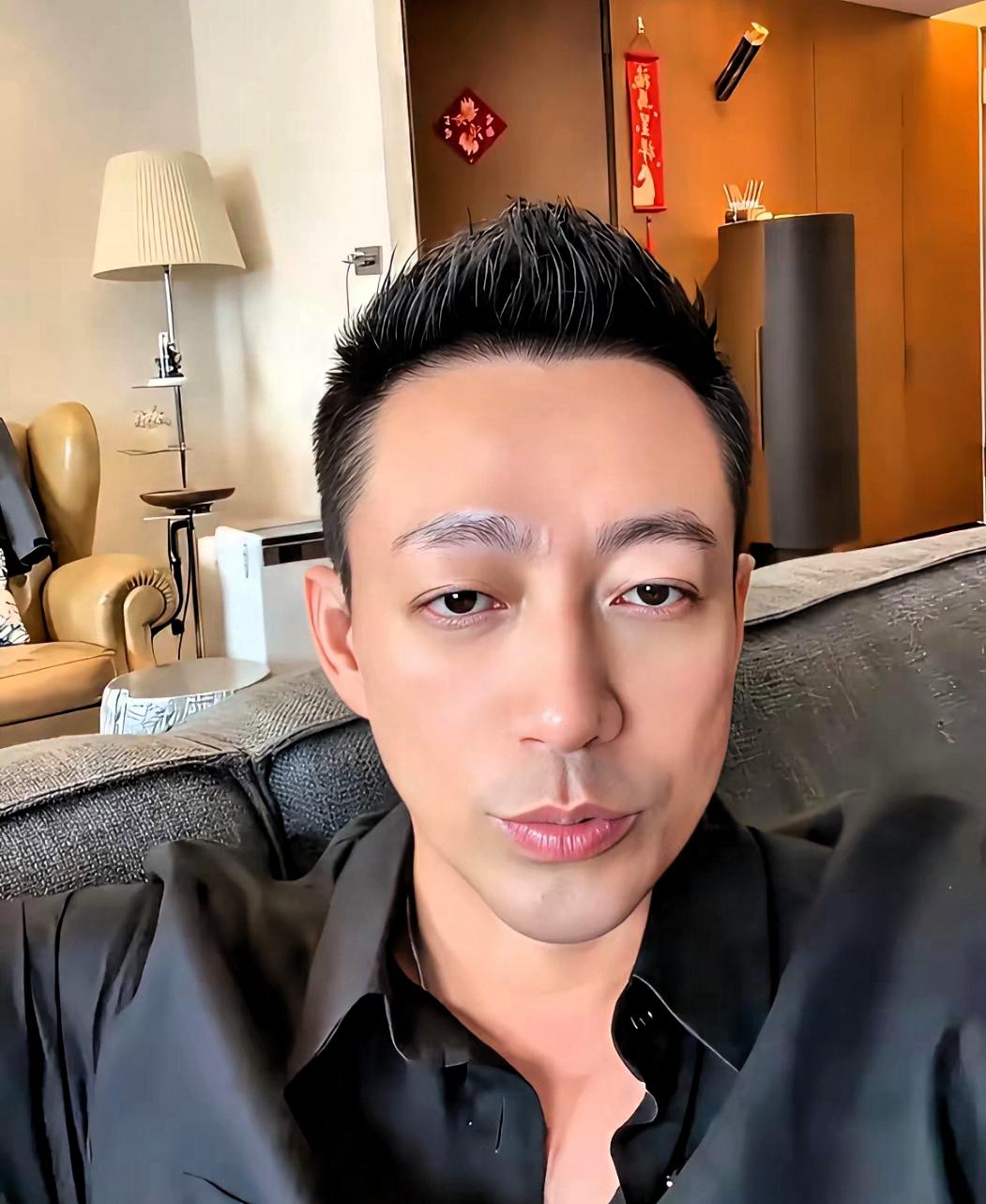 六月二日, 家里有大事, 新生儿百天了, 大家都在庆祝, 亲戚朋友很多, 家里非
