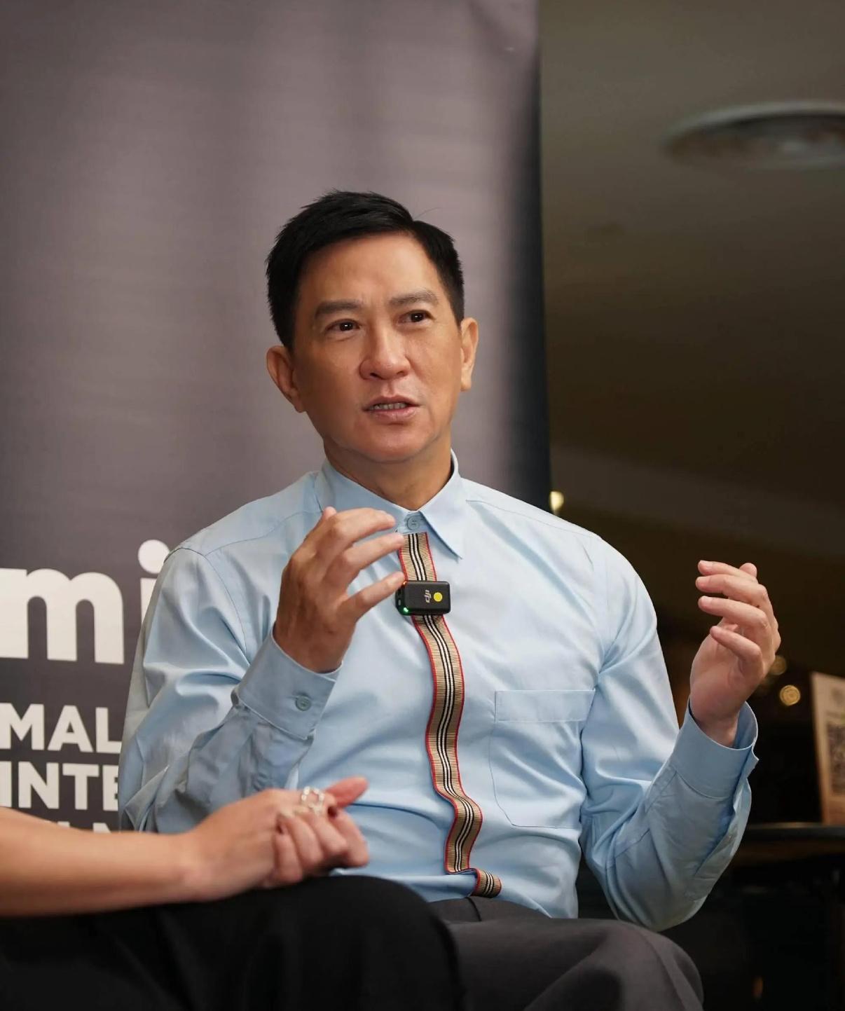 给张家辉剪成陶喆了发型师你出来我找你有点事！！！！！怎么给我影帝剪成陶喆了啊啊啊
