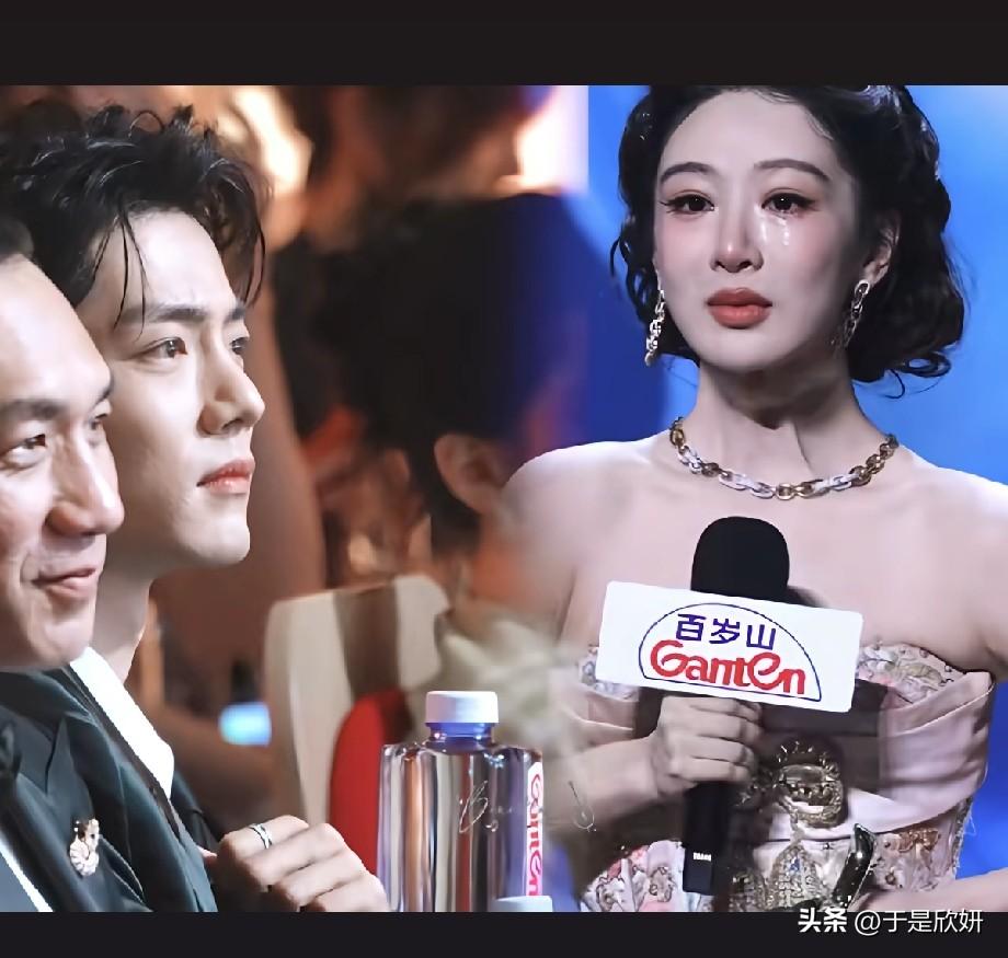 白玉兰名场面破防！当年她奔赴8秒红海，如今他为她满眼骄傲
 
白玉兰颁奖礼名场面
