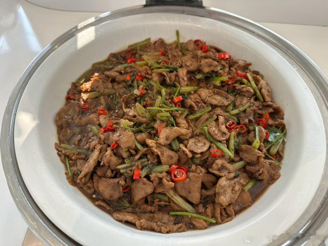 国航在大兴机场国际出港使用BCS休息室，来看看这里的餐食如何。  ​​​