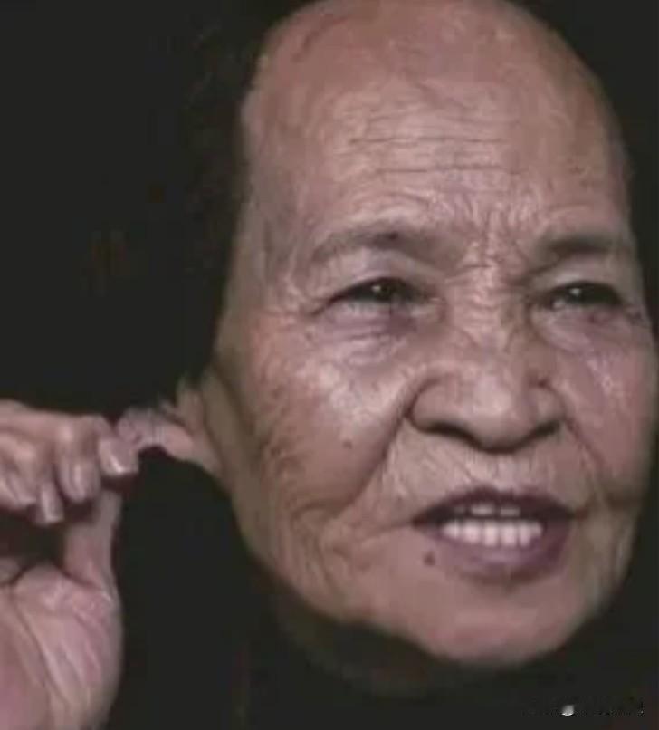 “我还不想死，因为我是证人，我还要等到日本政府赔礼道歉那一天。”这是84岁的万爱
