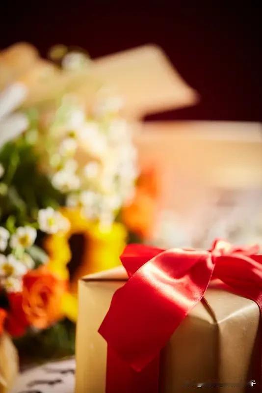 准备给长辈送礼，还挺让人头疼的。我觉得保健品就挺合适，像海参、鱼油这类，对长辈身