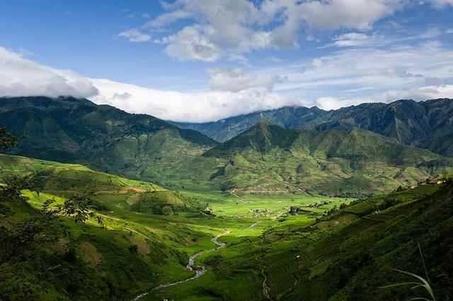 清明不回老家上坟？别等失去了才懂，这根本不是形式！
 
前几天刷到一段特别扎心的