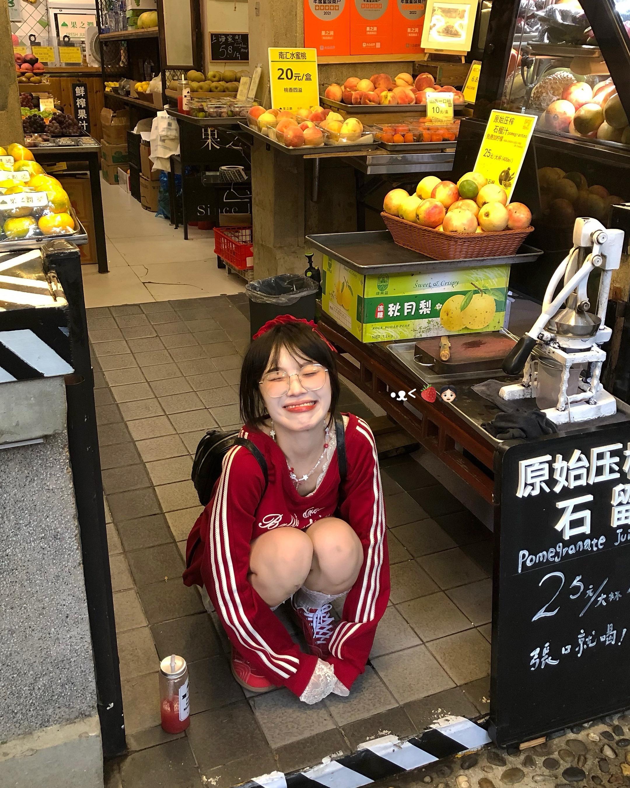 偷偷拍下你的样子 不同角度我都喜欢