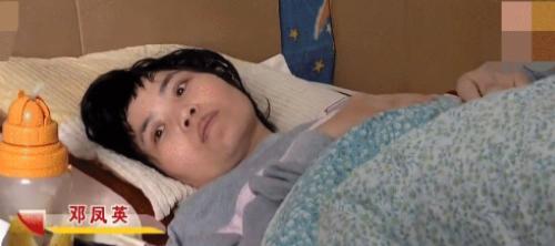 2015年，34岁云南女子瘫痪在床，且无父无母，相恋12年的男友，每天给她做饭洗