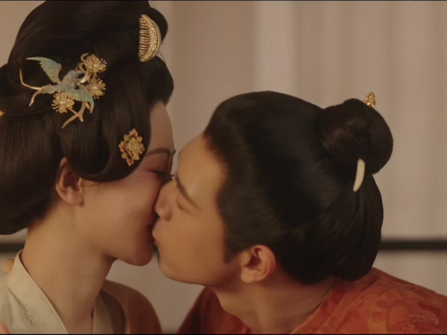 谁家洞房花烛夜在大白天啊😂，蒋长扬你小子就不能等等杨紫