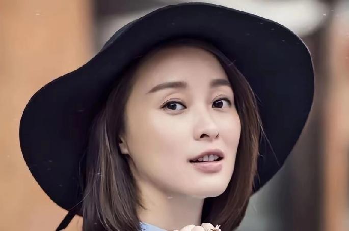 昨晚《沉默的荣耀》更新，吴越饰演的朱枫一场哭戏直接让弹幕破防！眼眶通红却强忍泪水