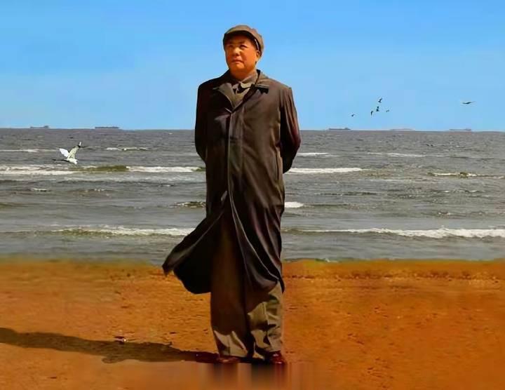 再学宪法，统一思想         宪法指出：社会主义制度是中华人民共和国的根本