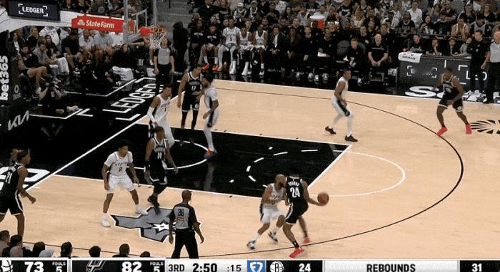 夸张！文班亚马个人送上钉板大帽！
在今天NBA常规赛马刺对阵篮网的第三节比赛中，