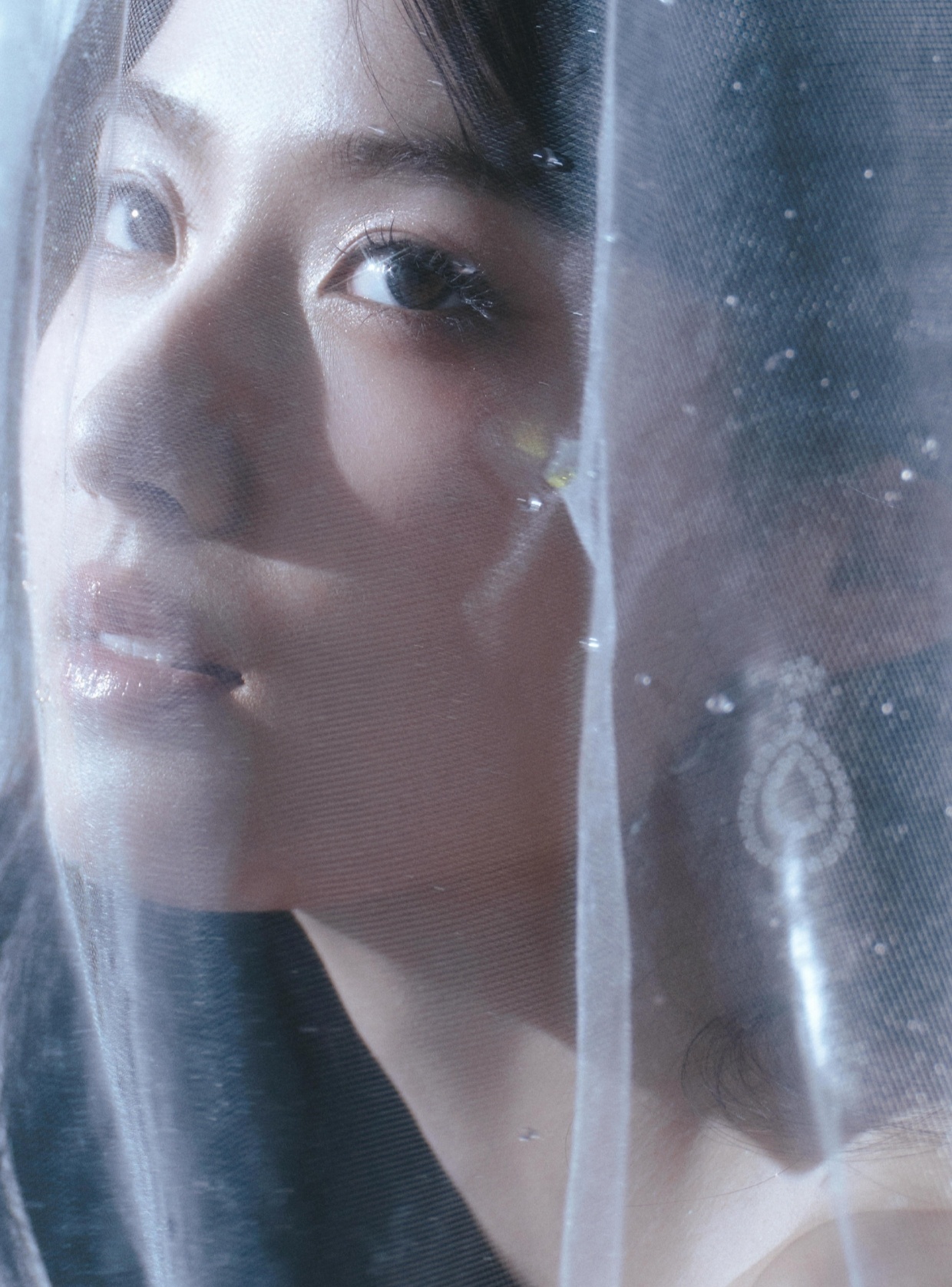 卢昱晓白裙斗笠头纱，尽显温柔美丽可惜侯明昊太忙没去微博之夜，我的cp不能合体了