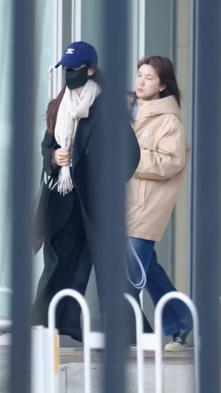 刘诗诗这是从哪回北京？ 