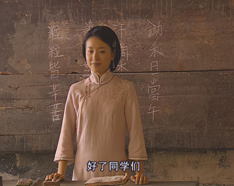 自从工作以后冷清秋看起来都精神了不少，要不然整天待在金府，过着衣来伸手饭来张口的