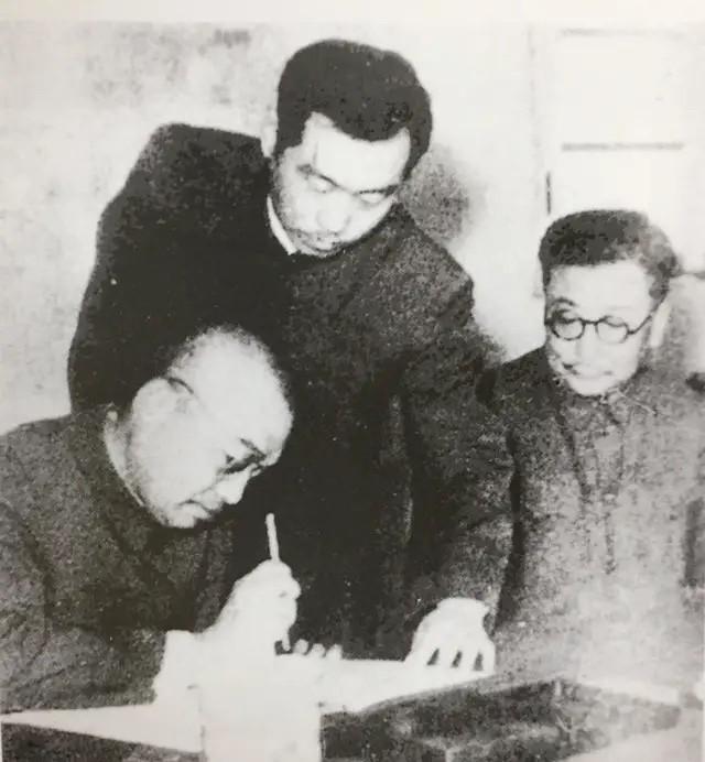 抗美援朝停战谈判时，美方派出了5位谈判高手，正在我方不知道该派谁去谈判时，毛主席