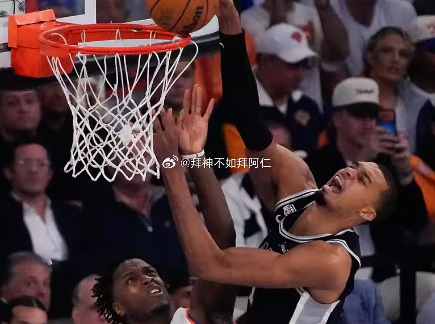 NBA总决赛G4，尼克斯坐镇主场迎战马刺。本场比赛之前，尼克斯大比分2-1领先。