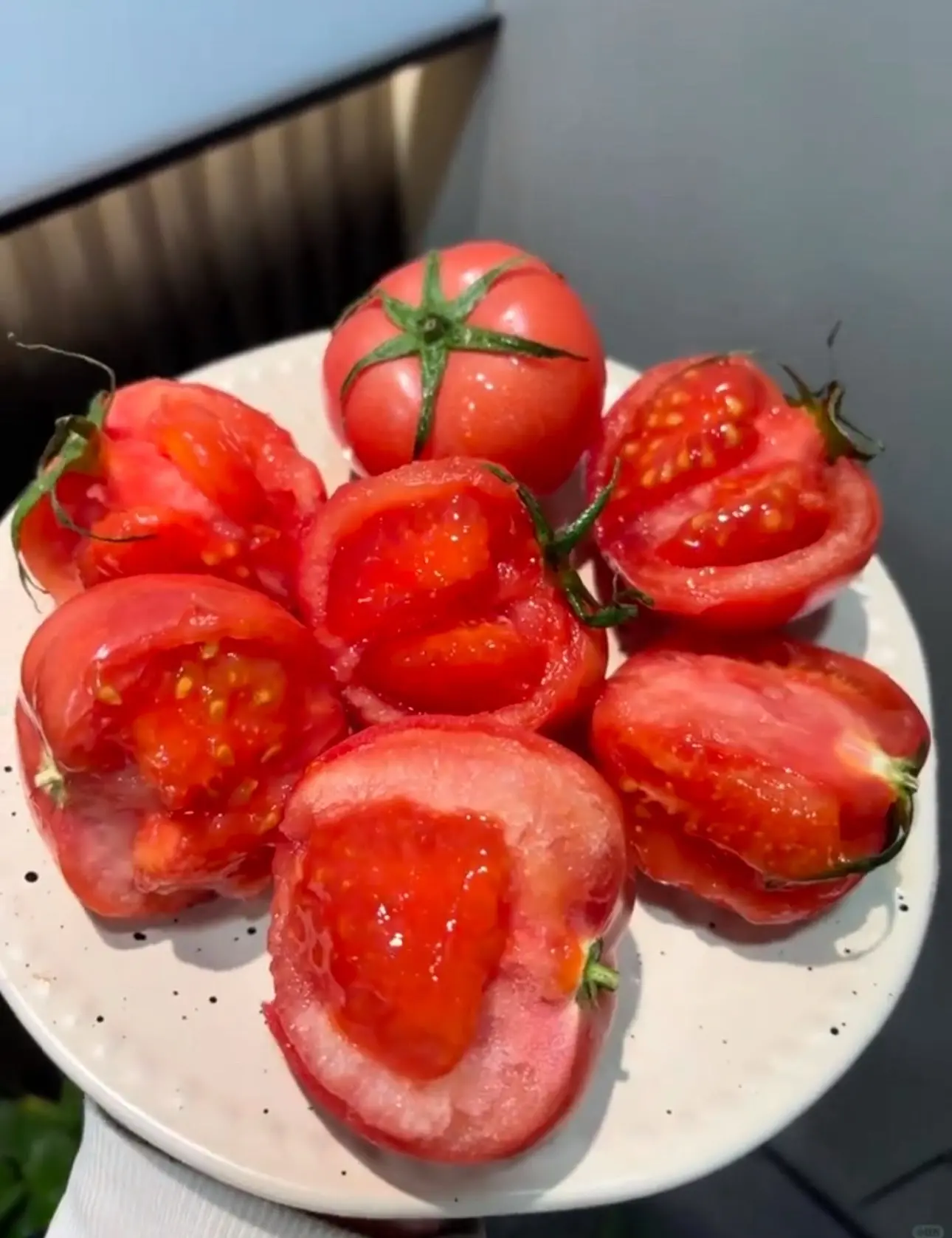 可惜你不吃糖拌西红柿 怎么懂我们从小吃它的快乐呀🍅