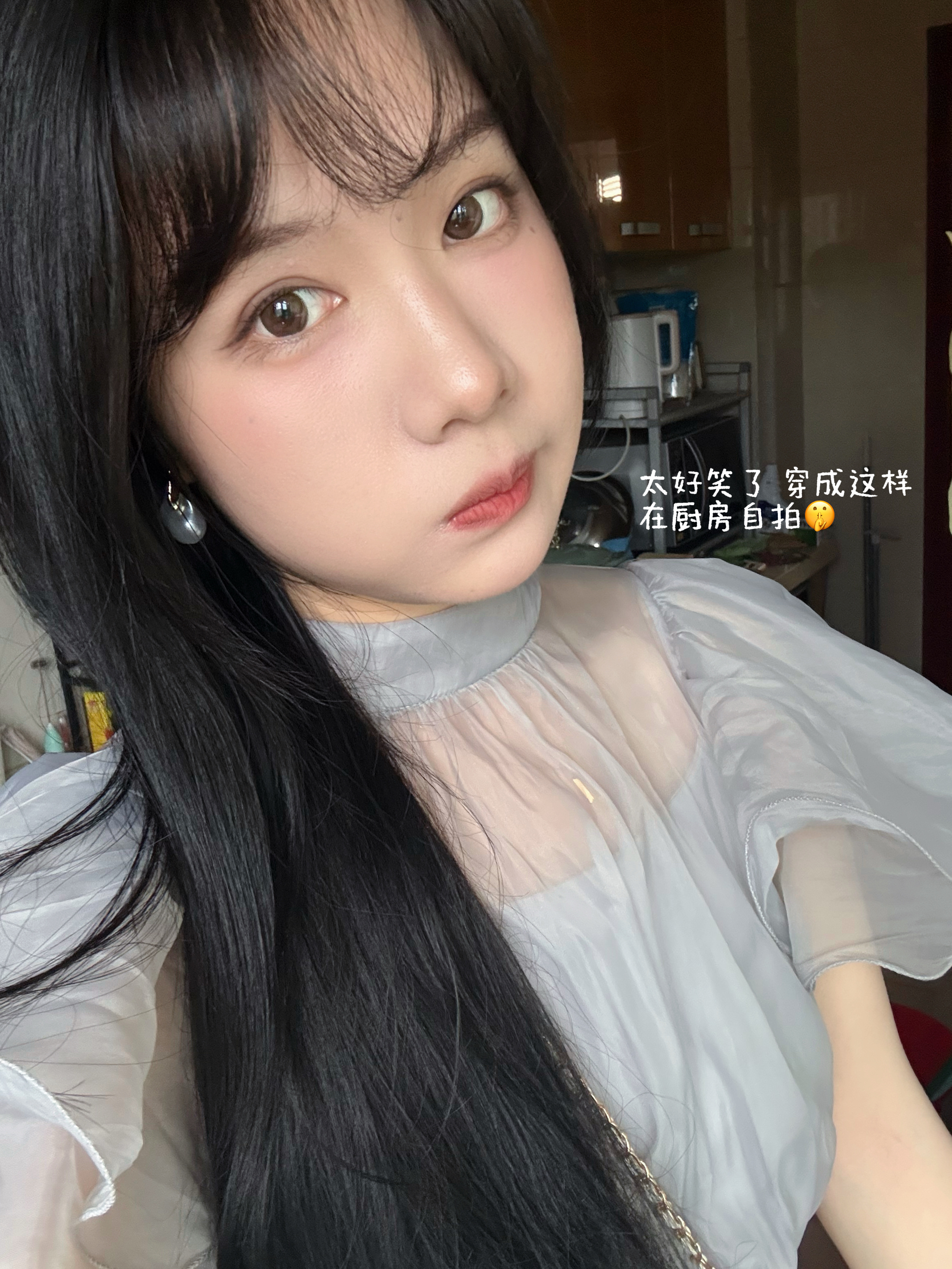 嗯 要拍照拖着拖着就快天黑了打扮成这样是势必出片的这个裙子再度出现hh我觉得黑发