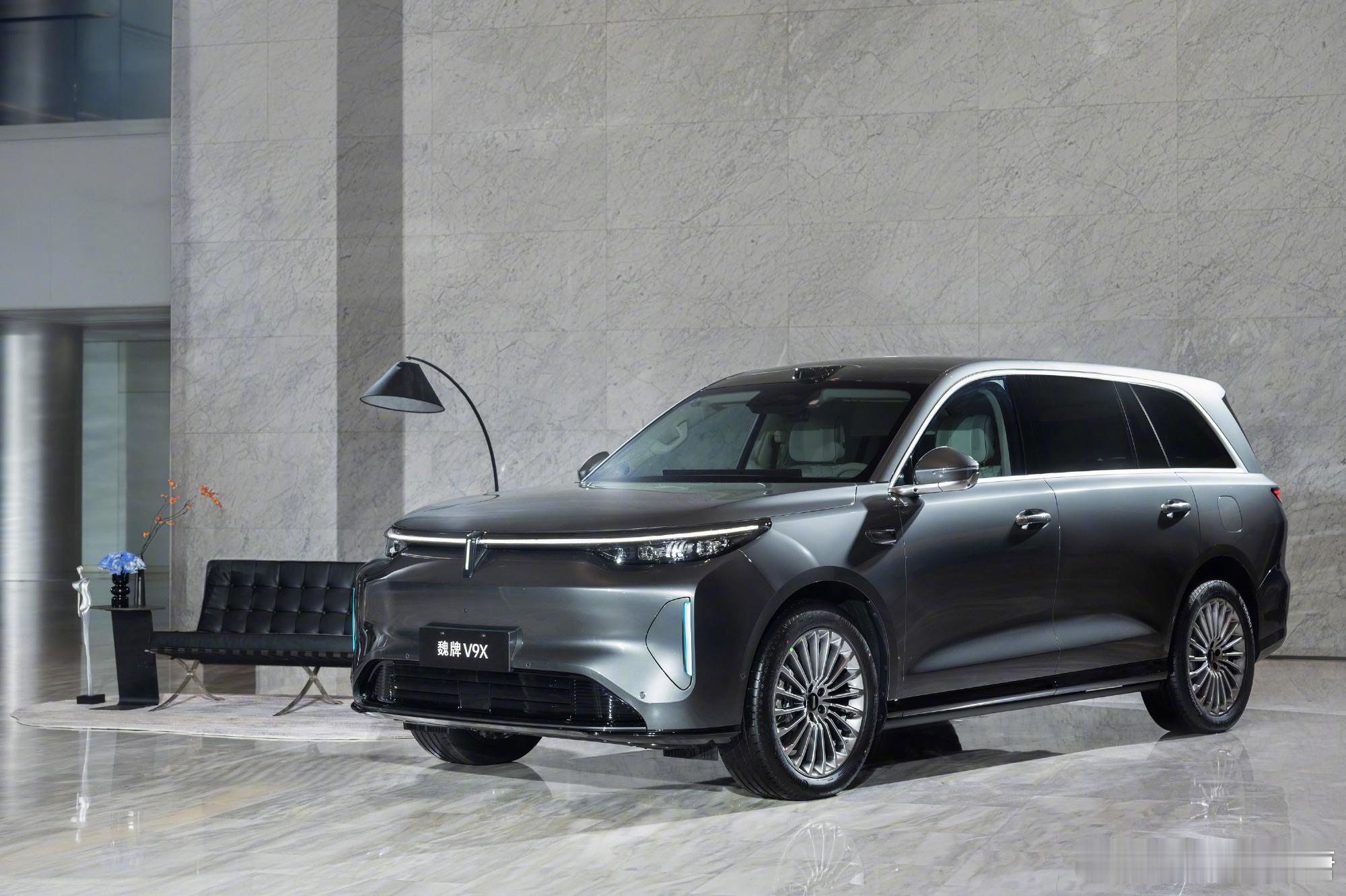 魏建军为魏牌V9X品质背书大V聊车 自己是赛车手，自己是车企老板，自己还是做实际