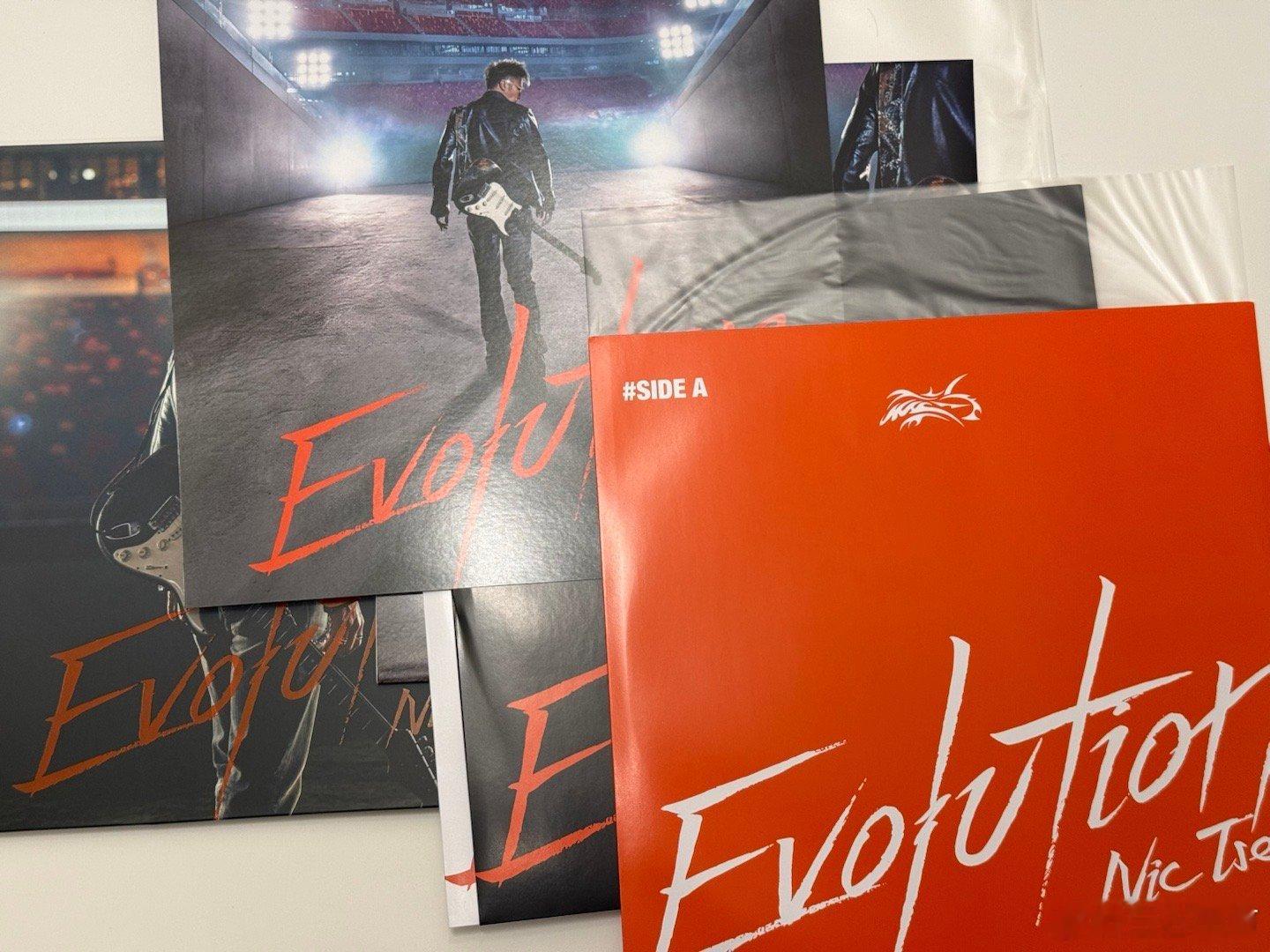 30天听实体唱片第十三天打卡，新鲜热乎的谢霆锋EvolutionNicLive 