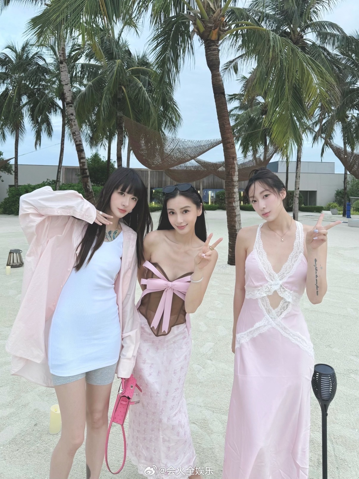 好美的风景好美的baby！Angelababy马尔代夫游客照Angelababy
