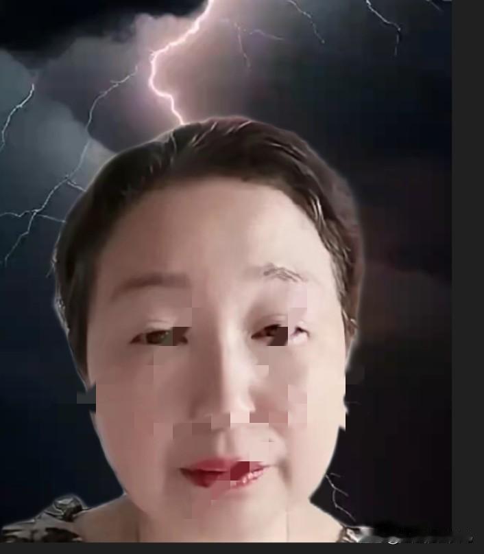 杜娘度过又一年，手中假证一大把。
妄图蒙混过关去，岂料民声讨罪连。
一年又过一年