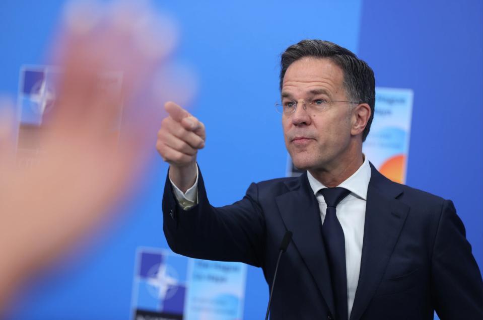 北约秘书长吕特回应管特朗普叫“爸爸”：是翻译重大失误，这辈子都撕不掉爸爸梗标签了