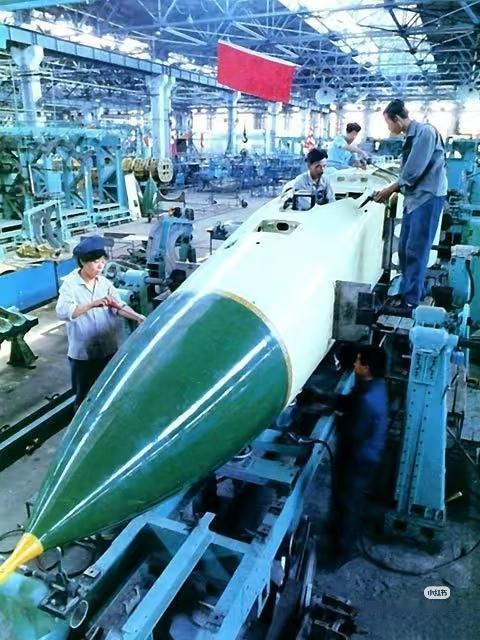 绿头歼八-2战机生产线
如今鸟枪换炮了