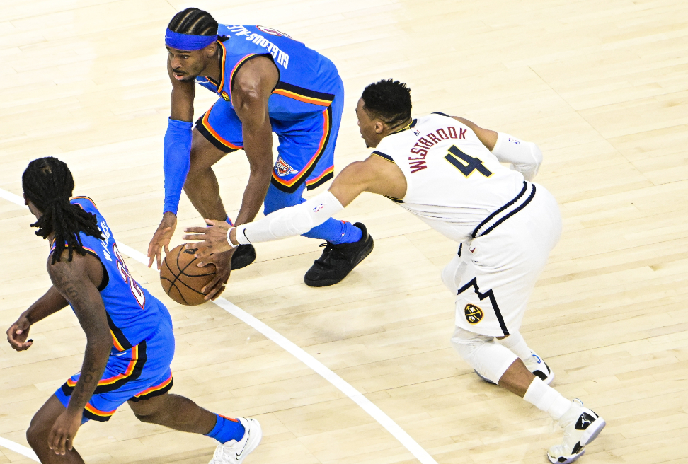 SGA如何超杜威成队史最佳？詹宁斯：在同一年拿MVP+夺冠近日，前NBA球员詹宁